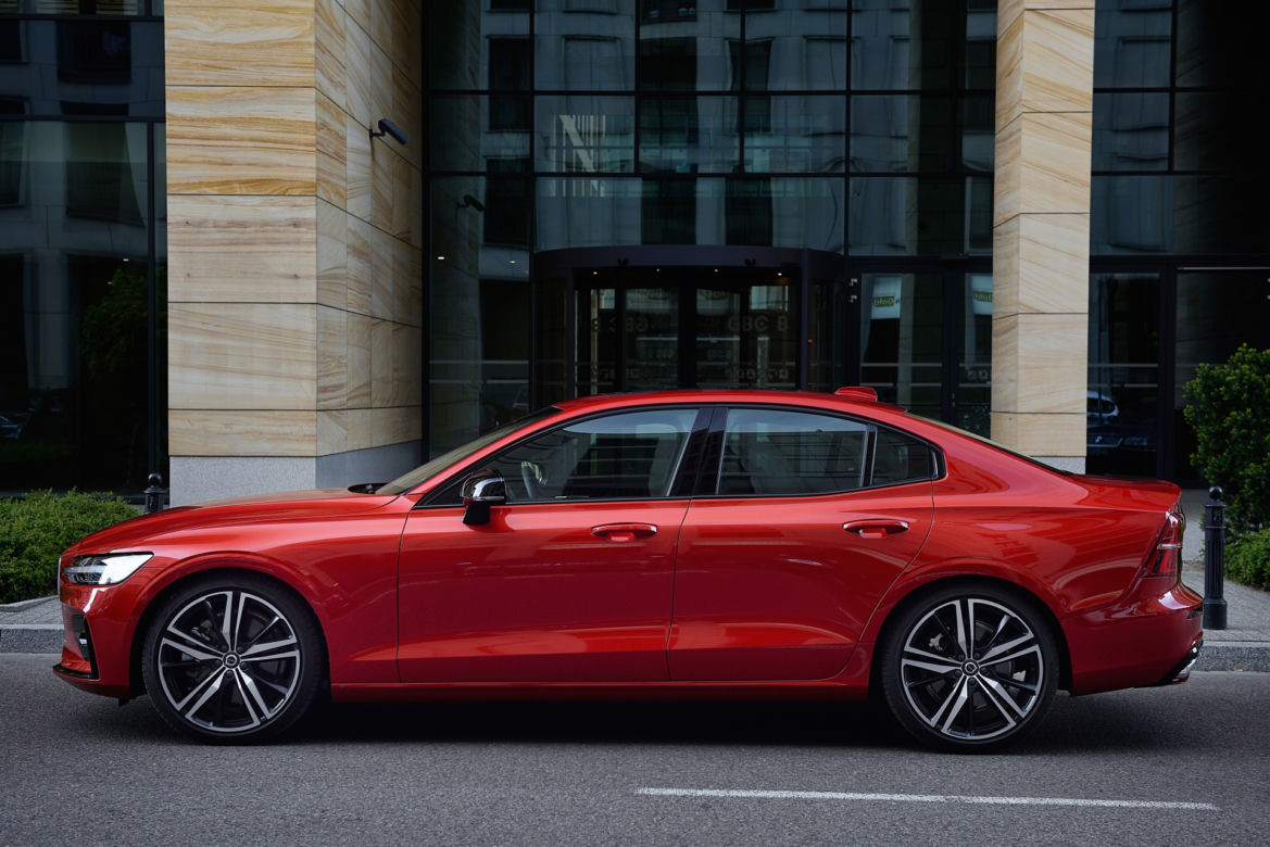 Volvo S60 T5 R Design First Edition