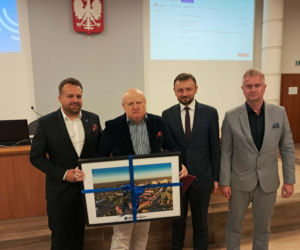 Maciej Siembieda Honorowym Obywatelem Starachowic. Wielki powrót mistrza na ulicę Skalistą