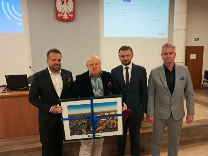 Maciej Siembieda Honorowym Obywatelem Starachowic. Wielki powrót mistrza na ulicę Skalistą