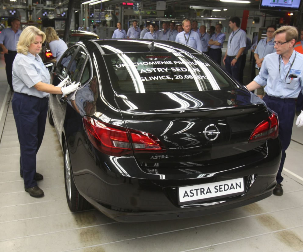 Opel Astra Sedan 2012