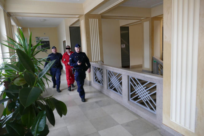 Ostrzelał braci i próbował zabić nożem znajomego. „Nie wiem, czy nim go uderzyłem”