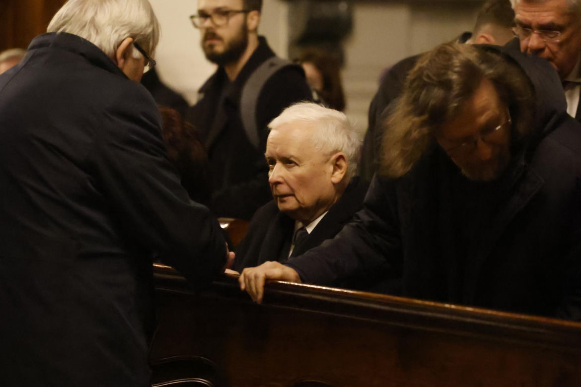 Jarosław Kaczyński z posłami na mszy św. w intencji Barbary Skrzypek