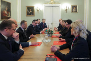 Karol Nawrocki ma nową radę. Siedmiu posłów wyróżnionych! Niektóre nazwiska zaskakują!