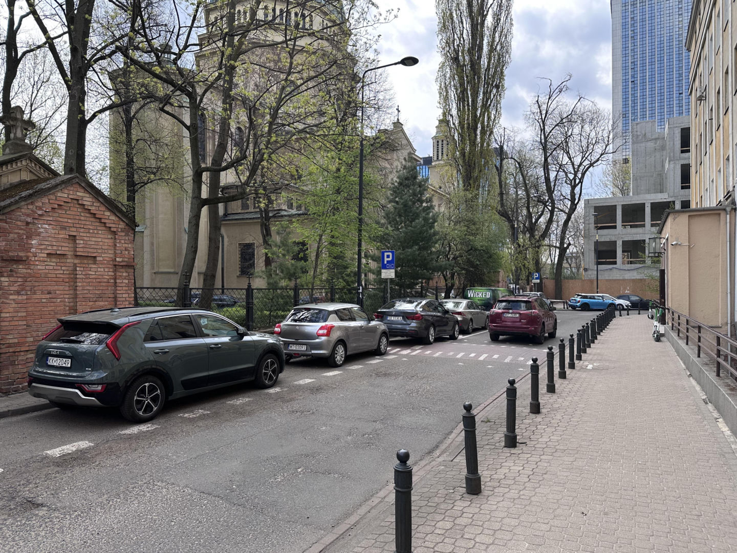 Plebania na zlikwidowanym cmentarzu Świętokrzyski w Warszawie