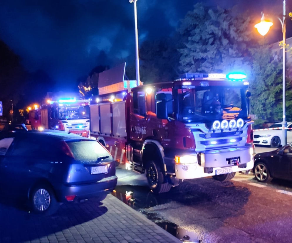 Tragiczny pożar nad morzem: Zwęglone zwłoki w przyczepie kempingowej