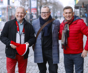 Sportowcy i aktorzy pod siedzibą TVN