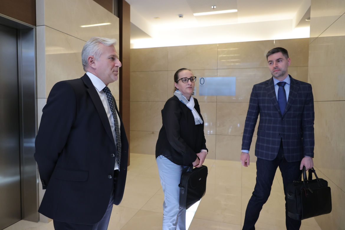 Wojna w Warszawie o miliard na śmieci