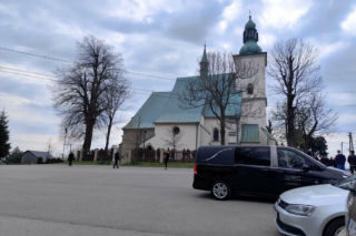 Druh Bogdan uderzył w słup jadąc do pożaru traw. Słowa księdza podczas pogrzebu wyciskają łzy