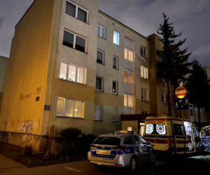Sąsiedzi znaleźli zwłoki. Tragedia w bloku na Bemowie