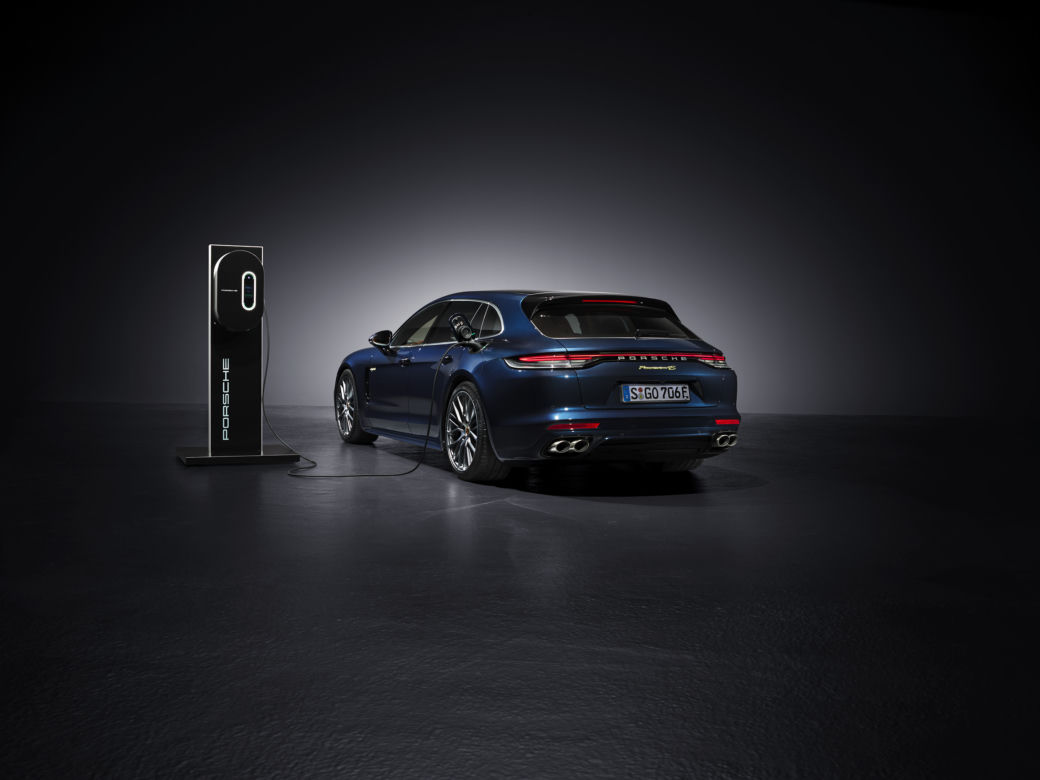 (2020) Porsche Panamera po liftingu 