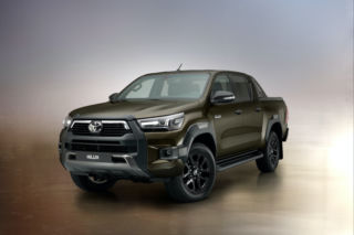 Nowa Toyota Hilux z mocniejszym silnikiem i lepszymi właściwościami jezdnymi