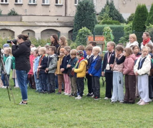 Zmodernizowane boisko przy Szkole Podstawowej Sióstr Nazaretanek w Kaliszu już otwarte