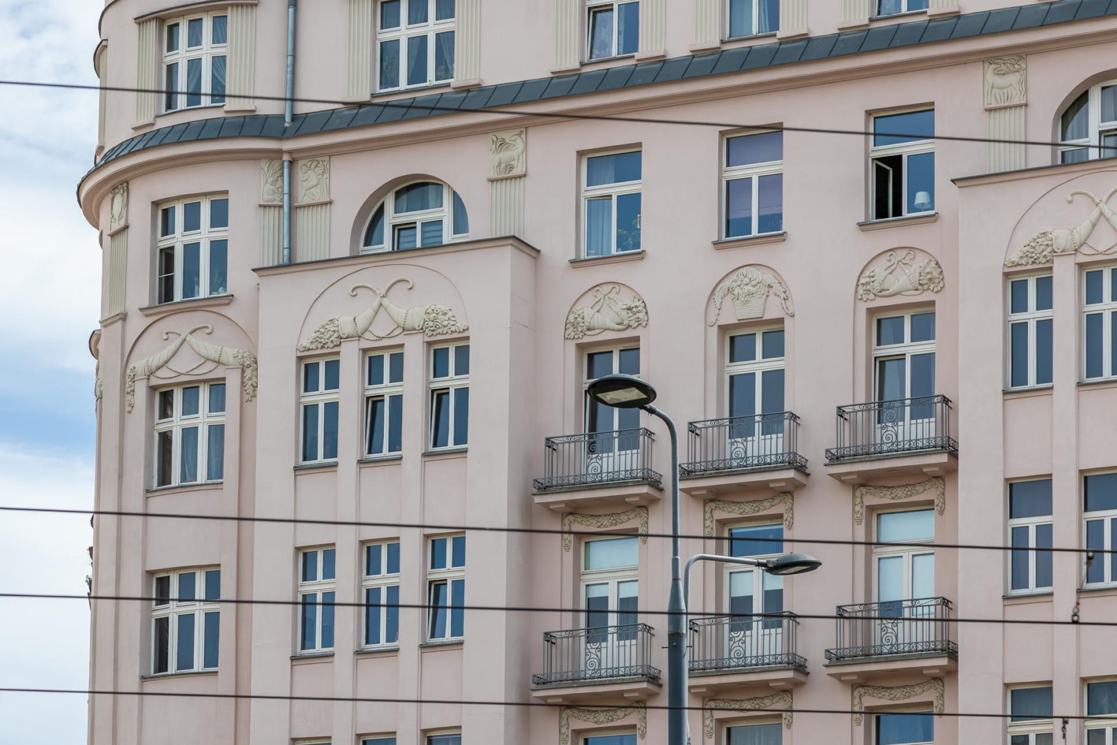 Kamienica przy Bagatela 15/ Klonowa. to projekt Władysława Marconiego
