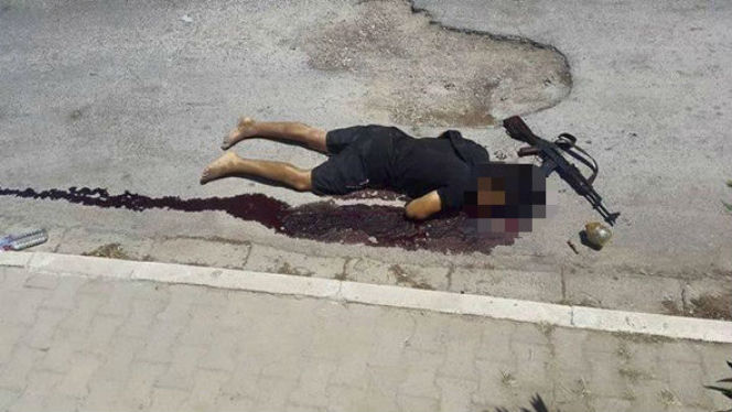TERRORYSCI ZABIJAJĄ TURYSTÓW W TUNEZJI