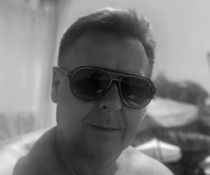 Zatłukli biznesmena trzonkami siekier. Jeden z morderców wciąż na wolności