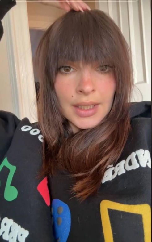 Emily Ratajkowski pokazała efekt metamorfozy. "Mam najgorszą fryzurę w moim życiu" 