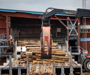 Drewno z tartaku 2026 - ceny, zalety i zastosowanie w budowie domu