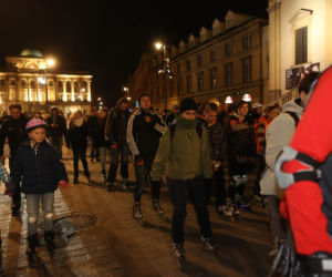Nightskating. Warszawiacy przejechali stolicę na rolkach [Zdjęcia]