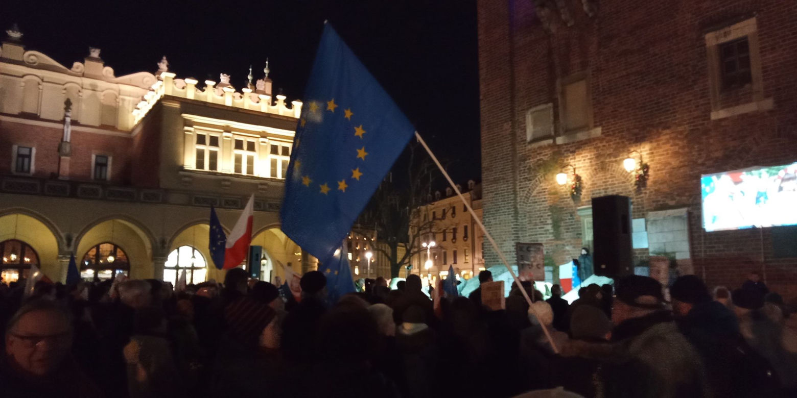 Krakownianie manifestowali w obronie sędziów i praworządności