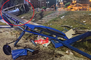 Kraków: Zmiótł przystanek i zniknął! Trwają poszukiwania po nocnym incydencie [ZDJĘCIA]