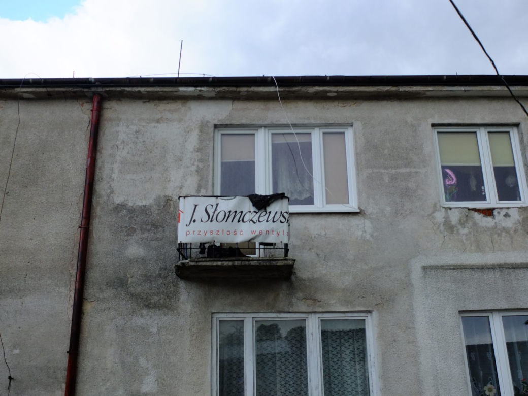 Groził, że wysadzi blok, bo nie pozwolili mu palić ogniska w przedpokoju