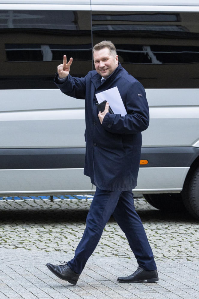 Przemysław Czarnek był królem parkietu we włoskim hotelu. Tam poznał piękną małżonkę [ZDJĘCIA]