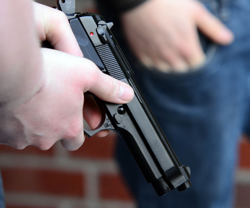 Policjant wyciągnął broń i wystrzelił. Zgroza na komendzie we Włodawie