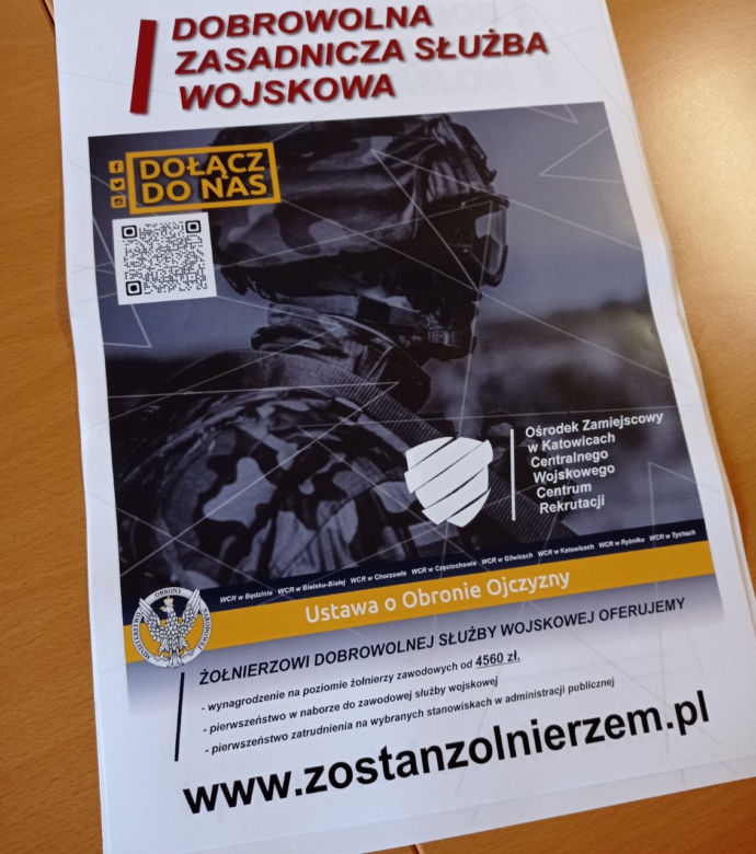 Reklamy rekrutacji do wojska na autobusach PKM Katowice