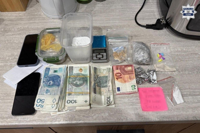 Mieli maczety, siekiery i broń palną. Śląska policja rozbiła gang pseudokibiców!