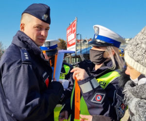 W walentynki policja przypomina, że kochać musimy się też na drodze
