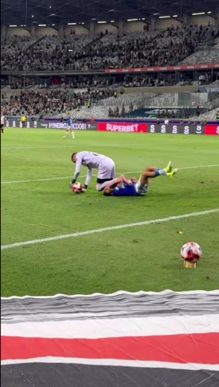 Burdy na meczu Cruzeiro - Atletico Mineiro