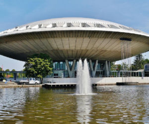 Evoluon w Eindhoven. Mija 60 lat od otwarcia we wrześniu holenderskiego krewnego spodka w Katowicach