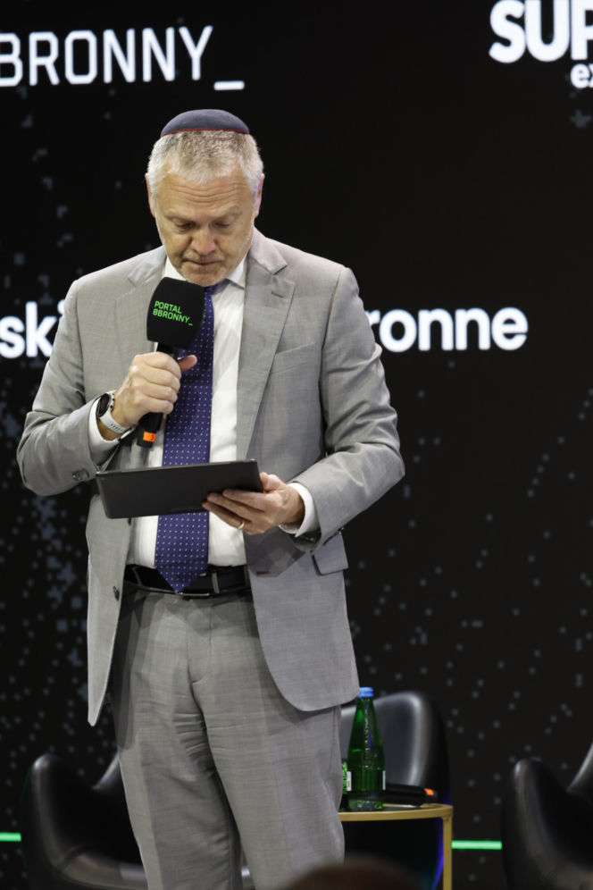 Ambasador USA Tom Rose na Warszawskich Targach Obronnych