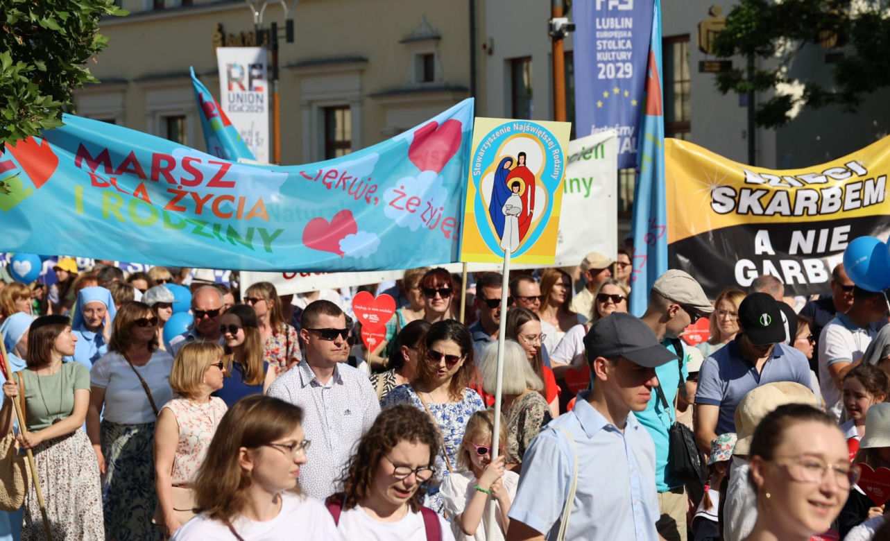 Marsz dla Życia i Rodziny 2024 w Dzień Matki przeszedł przez centrum Lublina