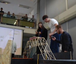 Studenci Politechniki stworzyli wyjątkowy dźwigar. Został doceniony w konkursie