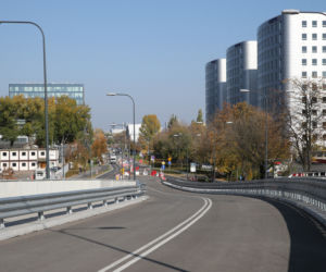 Kierowcy czekają na wiadukt