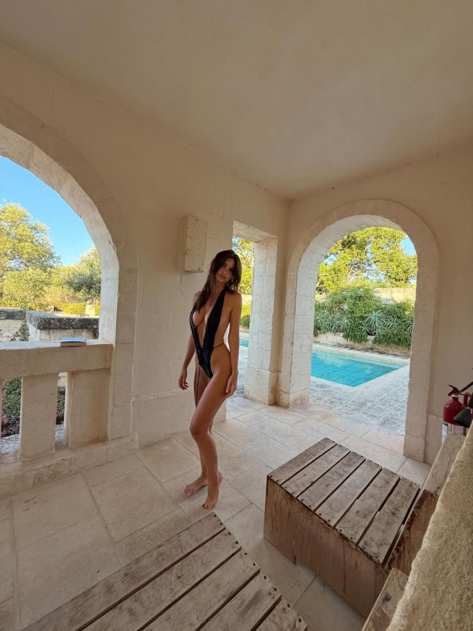Emily Ratajkowski