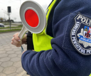 18-latek z ciężką nogą. Miał prawko od lutego 