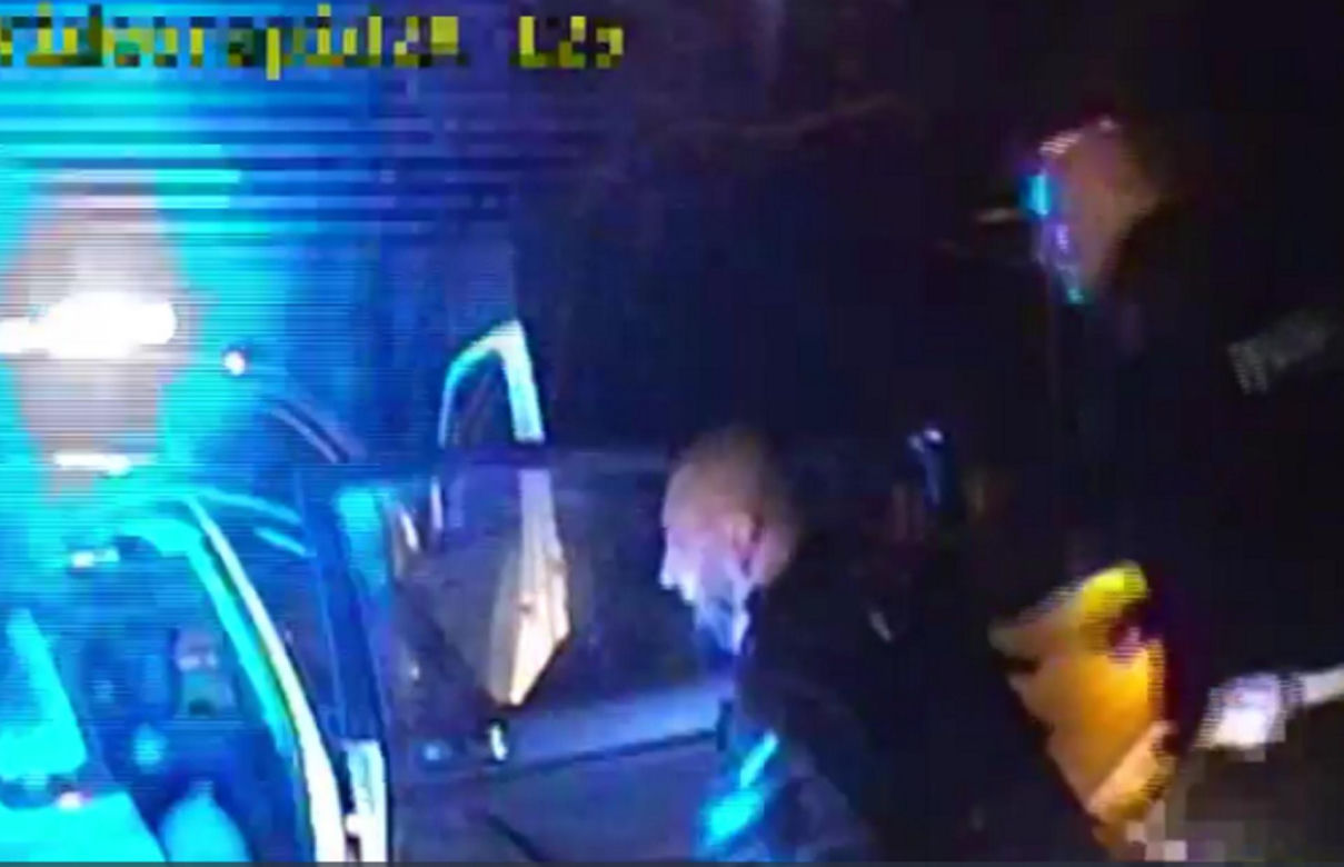 Pościg za pijanym 18-latkiem w Piasecznie. Policjanci staranowali jego auto!