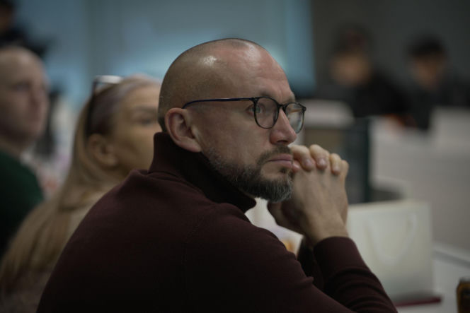 Kadeci i kadra dydaktyczna Akademii Wojsk Lądowych w spółkach zbrojeniowych Grupy Hanwha