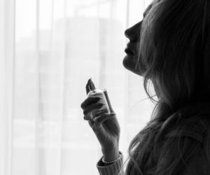 Najlepsze perfumy na wiosnę z Rossmanna. Teraz są na niezłej promocji! 