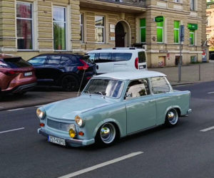 Parada zabytkowych pojazdów w Szczecinie