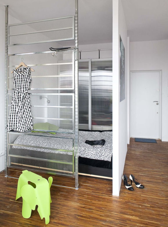 Małe mieszkanie urządzone jak loft
