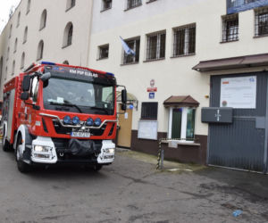 Elbląg. Akcja policji pod Aresztem Śledczym. Co tam się wydarzyło? [ZDJĘCIA]
