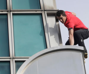 Alex Honnold wspiął się na wieżowiec Taipei 101