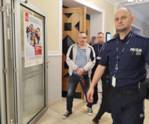 Ugodził nożem kompana od kieliszka, za to że podebrał mu tytoń