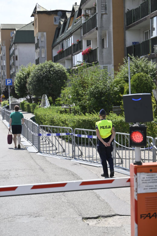 Mieszkańcy Ząbek wracają do swoich mieszkań po najpotrzebniejsze rzeczy