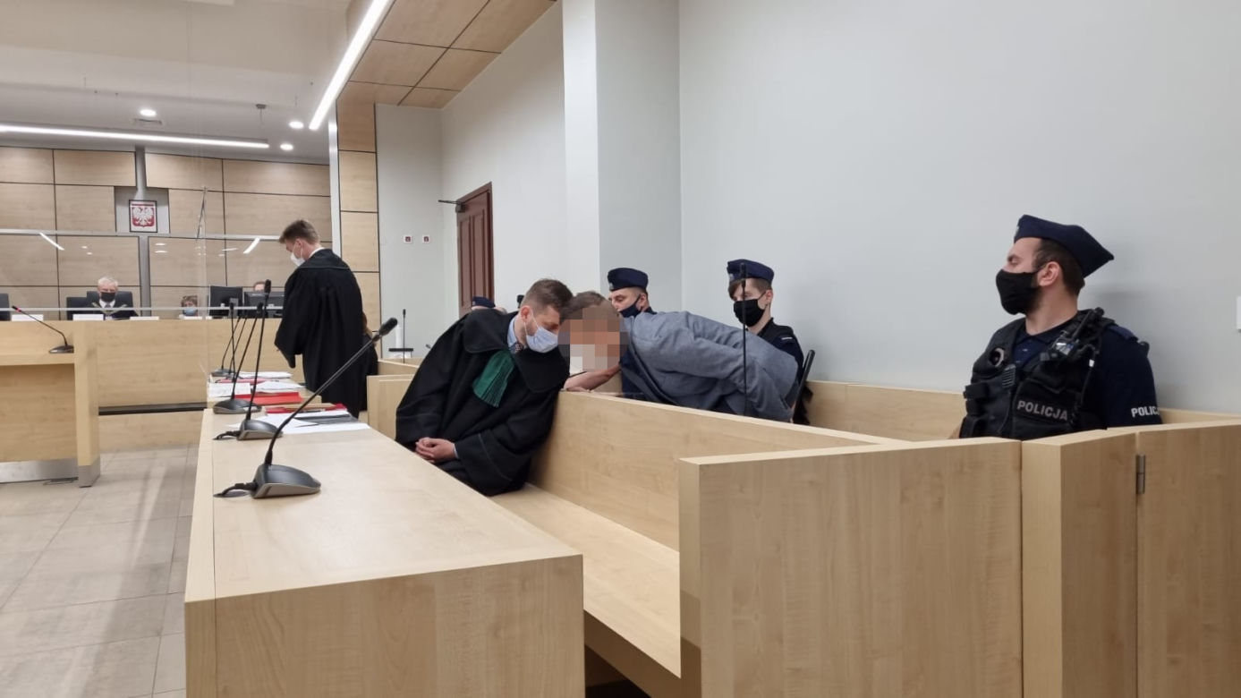 Próbował zabić ojca dla pieniędzy. Inną zbrodnię opisał w książce. Bartłomiej S. stanął przed sądem
