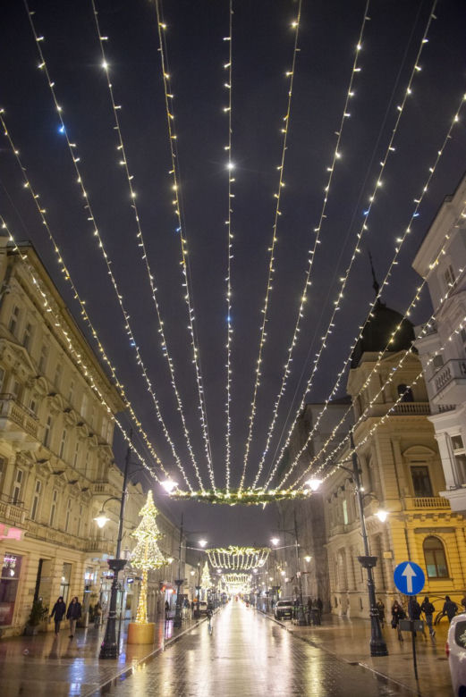 Świąteczne iluminacje robią w Łodzi klimat, Piotrkowska