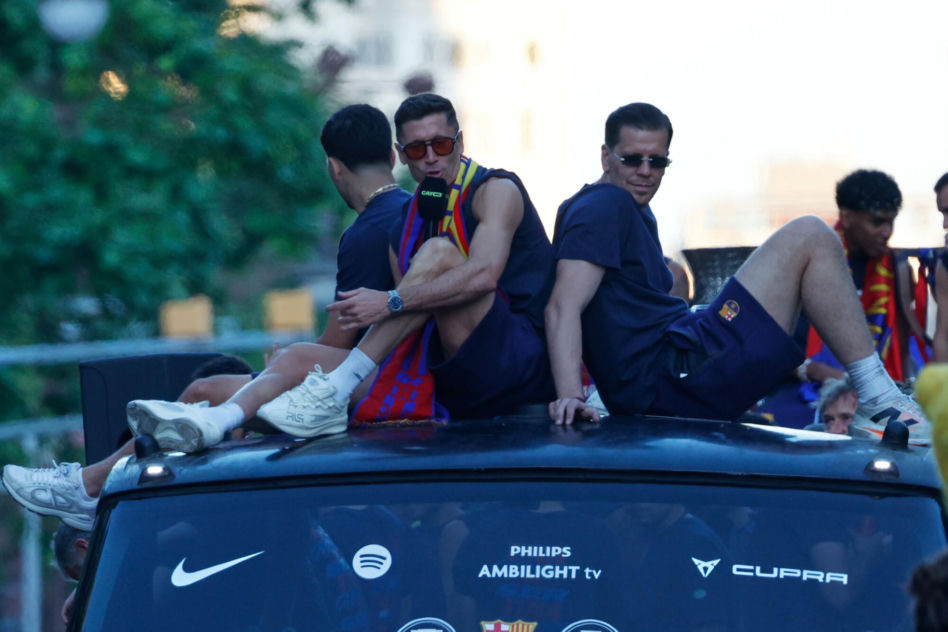 Robert Lewandowski i Wojciech Szczęsny na fecie Barcelony